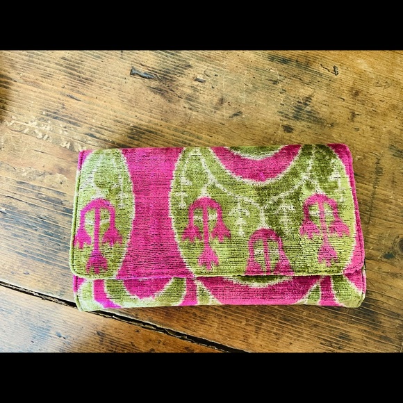 Silk Custom Clutch - Picture 1 of 1